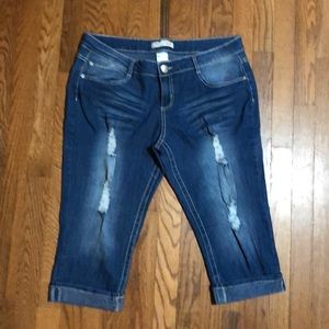 Cute destroyed capri